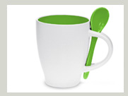 becher mit l&ouml;ffel gr&uuml;n